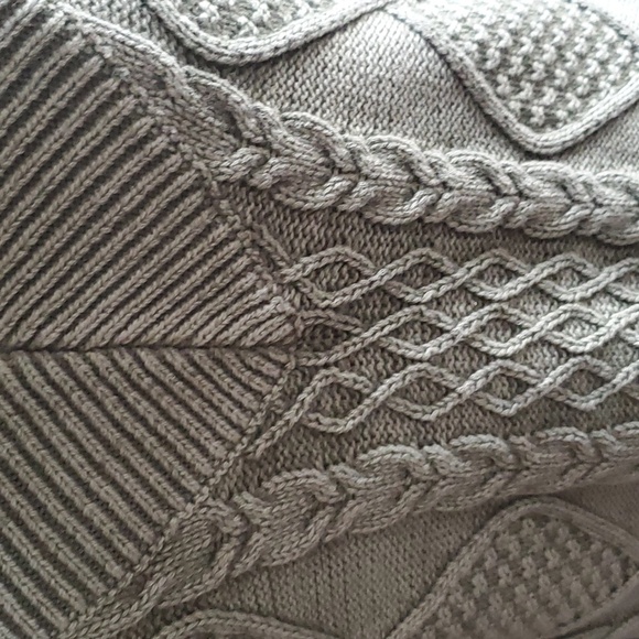 Aerie green cable knit vneck pullover sweater size XS - Picture 15 of 16